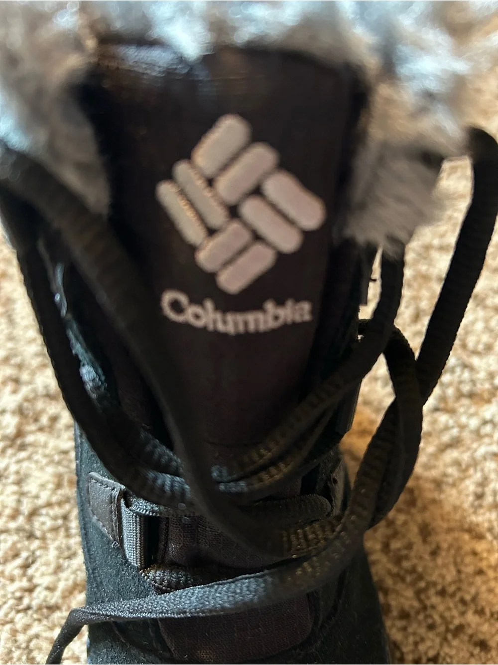 Columbia **never worn**